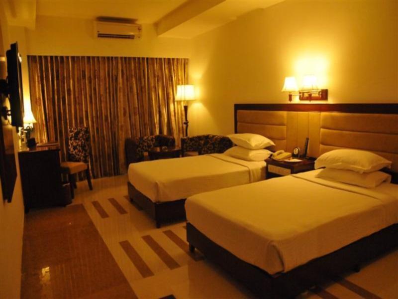 Palayankottai Rr Inn מראה חיצוני תמונה